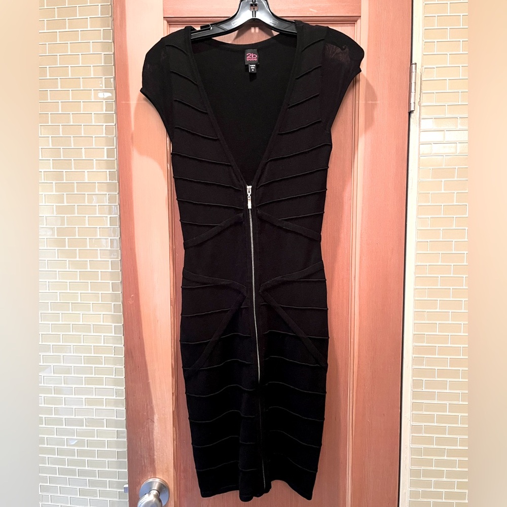 Sexy LBD! 🖤 V Neck Size M